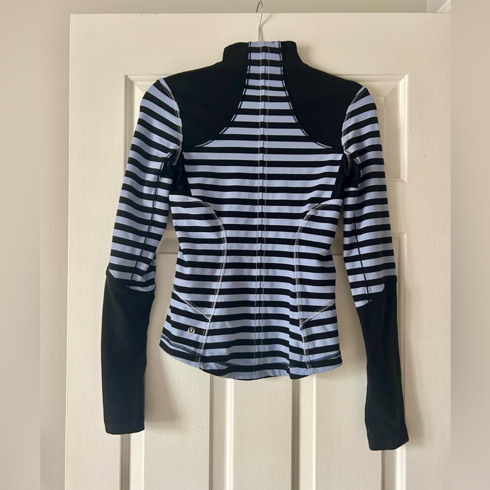 Lululemon Define Jacket – Black & White Striped – Size 6 - Picture 4 of 4